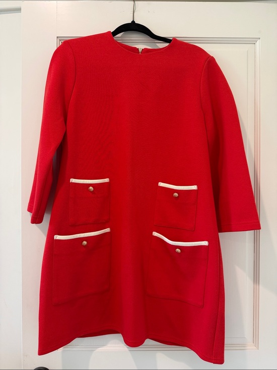 Tuckernuck Dresses & Skirts - Tuckernuck Bright Red Knit Top with Navy Trim Label